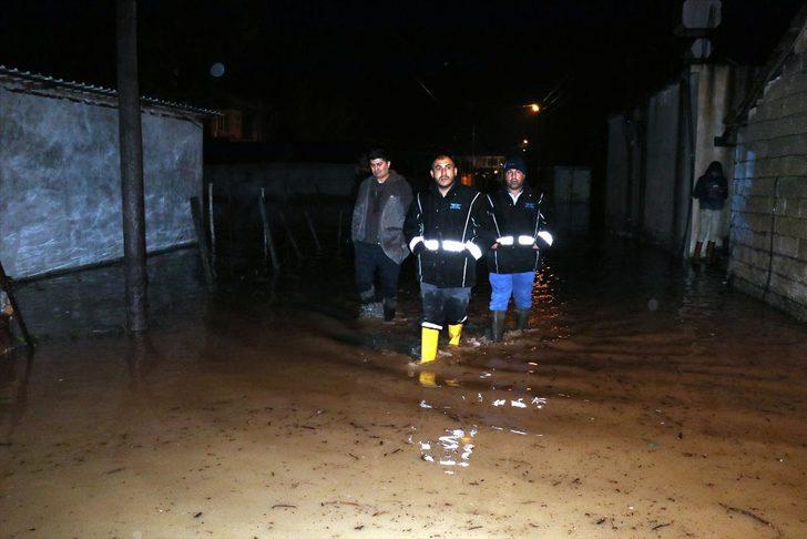 Bentler yıkıldı bir köy su altında kaldı  G1