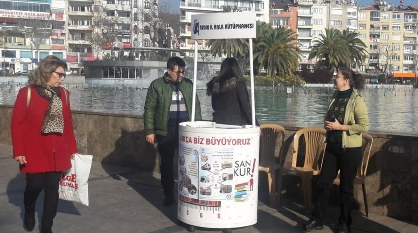 Efeler&rsquo;de &lsquo;Hayatınıza ka&ccedil; kitap girdi&rsquo; etkinliği