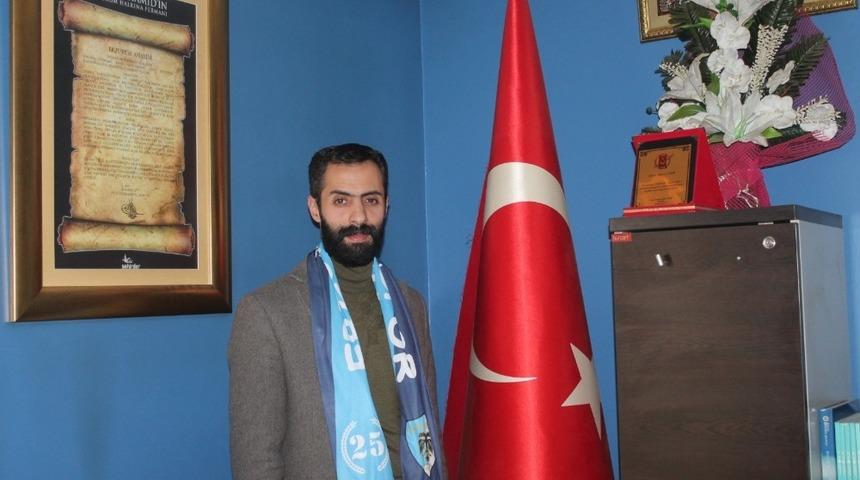 &Ccedil;akır, mavi beyazlı taraftarlara &ccedil;ağrıda bulundu