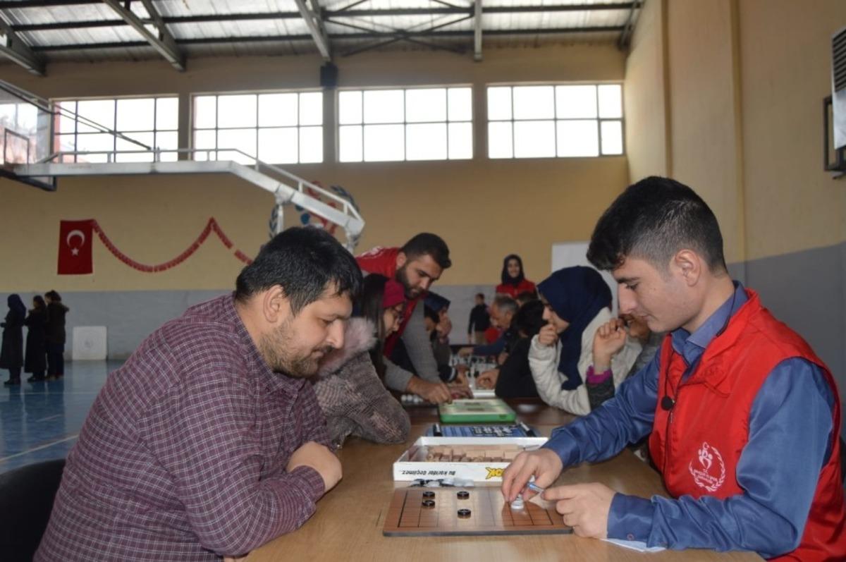 Ahlat&rsquo;ta &lsquo;Sosyal Medyadan Sosyal Meydana&rsquo; projesi