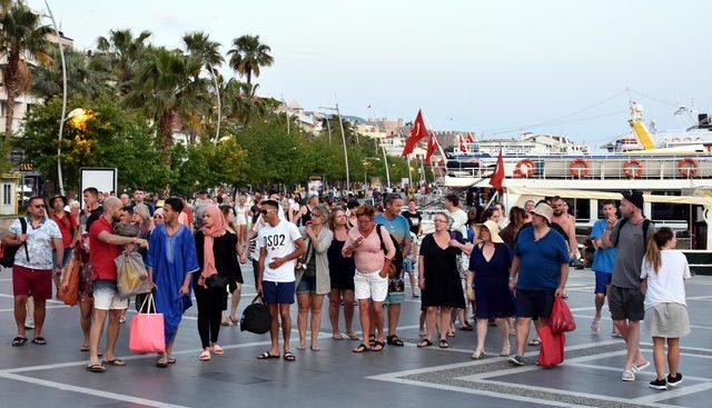 Marmaris'e tatile geleceklere 'elinizi çabuk tutun' çağrısı