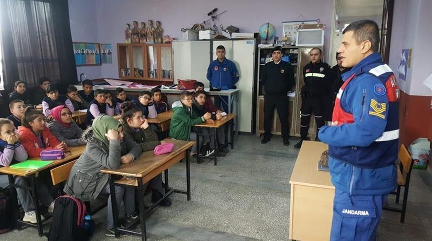 Jandarma ve polisten &ouml;ğrencilere trafik eğitimi