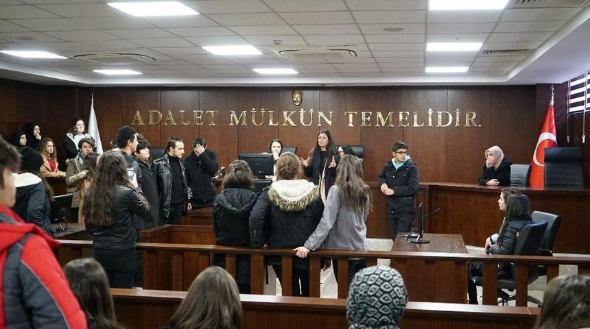 Lise &ouml;ğrencilerinin &uuml;niversite provası