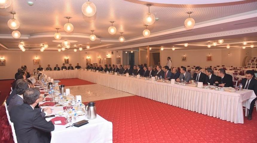 Vali Yazıcı Kurum amirleri ile toplantı yaptı