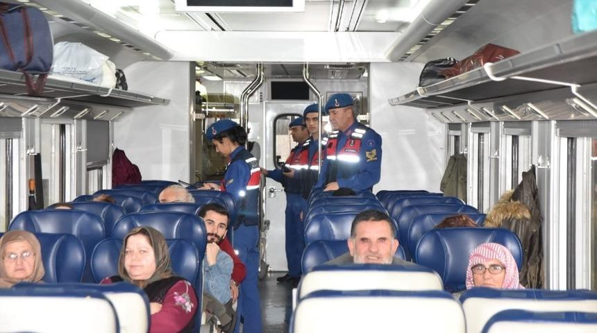 Aydın jandarmasından trenlerde güvenlik uygulaması