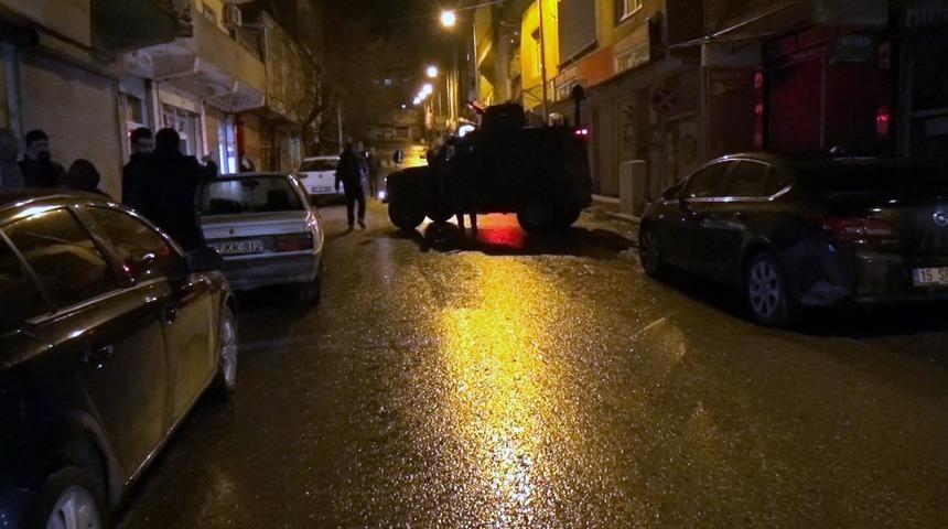 Berberde usturalı kavga: 2 yaralı