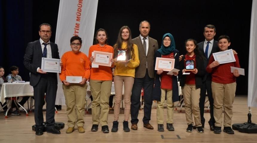 Biga&rsquo;da ortaokullar arası bilgi yarışması