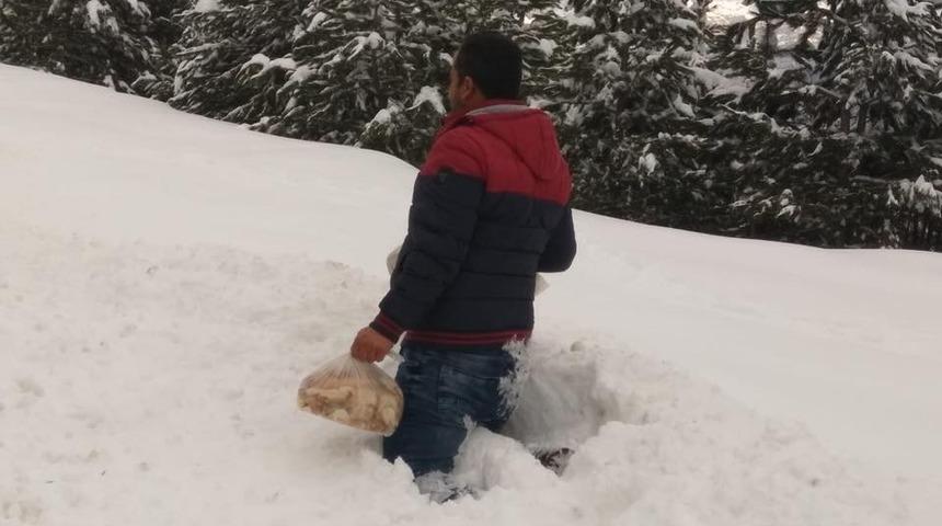 Demirci&rsquo;de kar kalınlığı bir metreye ulaştı