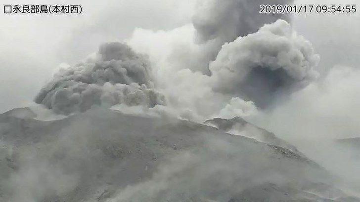 Japonya'da Shindake yanardağı patladı  G1