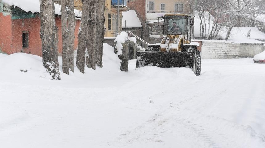 Yakutiye Belediyesinden karla m&uuml;cadele