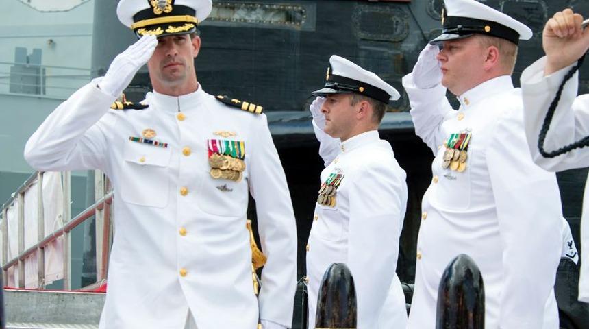 10 seks işçisiyle alem yapan ABD'li komutan görevden uzaklaştırıldı