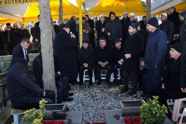 SANKO holding ve GSO’nun kurucusu Sani Konukoğlu, mezarı başında anıldı