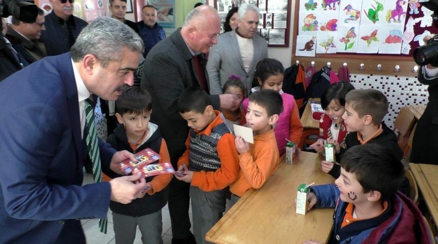 Başkan Alıcık&rsquo;tan karne hediyesi lunapark bileti