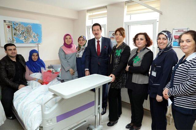 İlk hediyeler Başkan Tok’tan 1