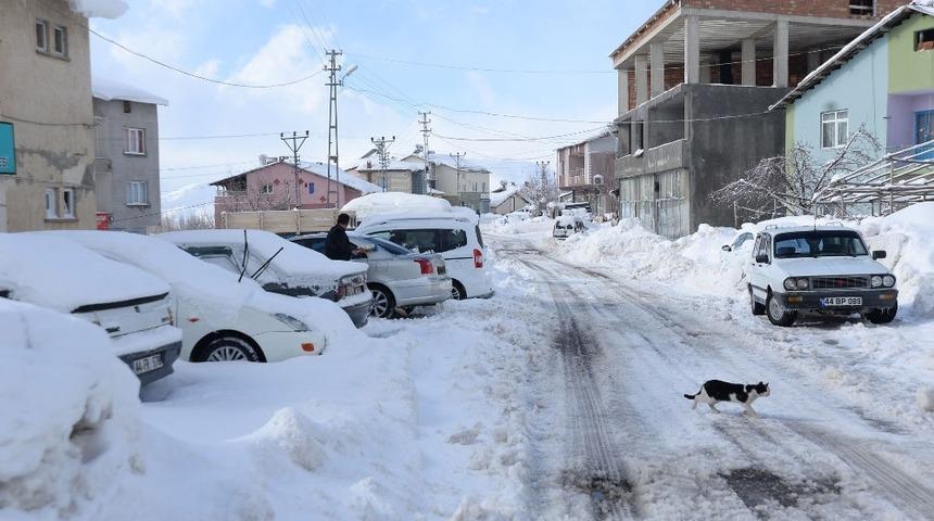 Tipi yolları kapattı