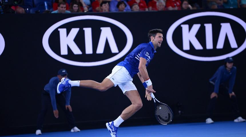 Novak Djokovic Avustralya A&ccedil;ık'ta &uuml;&ccedil;&uuml;nc&uuml; tura y&uuml;kseldi