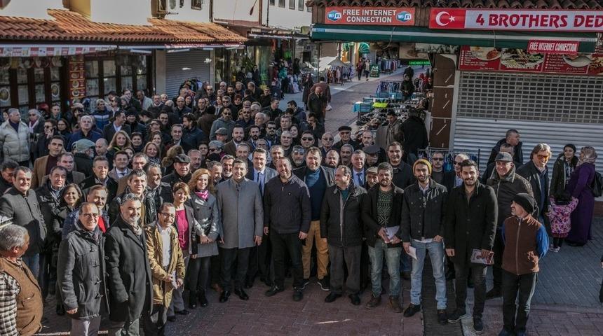 CHP Kuşadası Belediye Başkan Adayı &Ouml;mer G&uuml;nel esnafla buluştu