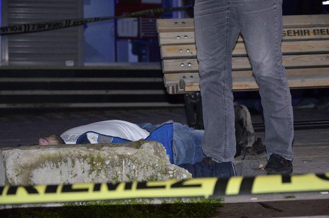 Adana’da 1 kişi kaldırımda ölü bulundu