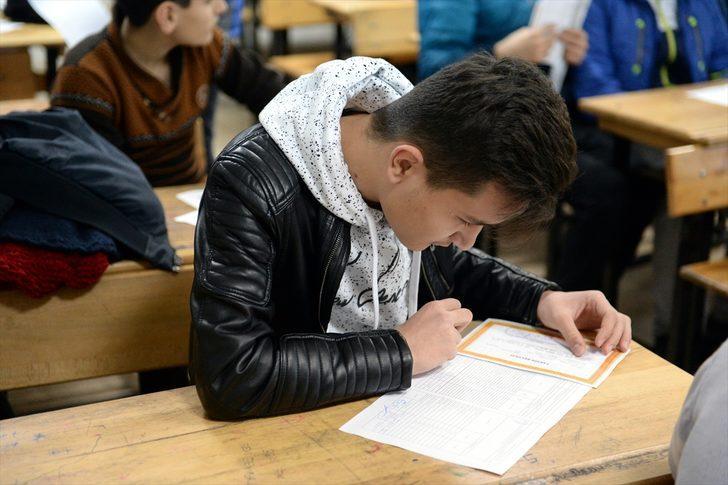 18 milyon öğrencinin karne heyecanı! Yarıyıl tatili başladı G4