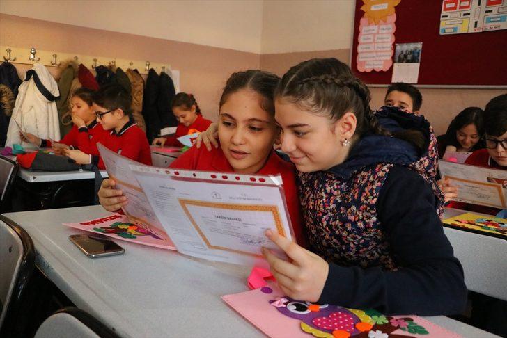 18 milyon öğrencinin karne heyecanı! Yarıyıl tatili başladı G5