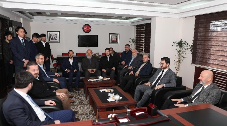 Başkan &Ccedil;olakbayrakdar Saadet Partisi&rsquo;ni ziyaret etti