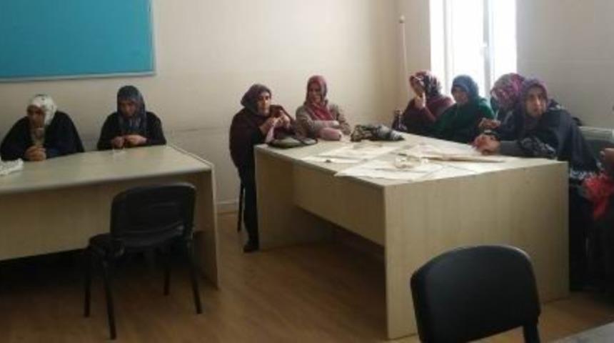 Acıg&ouml;l Halk Eğitim Merkezinde file yapım kursu başladı