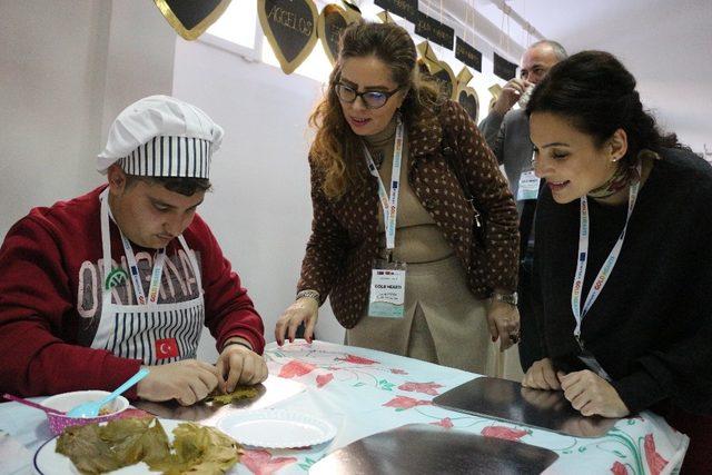 Yabancı öğrencilerin Türk yemekleri ile imtihanı