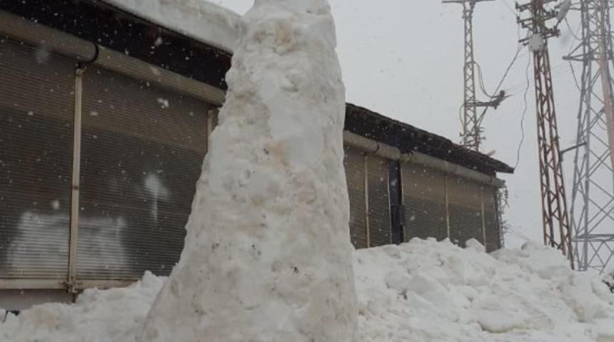 &Ccedil;ukurca esnafından 5 metrelik kardan adam