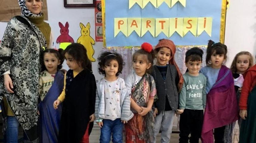 Minik &ouml;ğrenciler farklı k&uuml;lt&uuml;rleri &ouml;ğreniyor