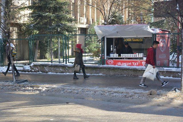 Uşak’ta ’kahve sokakta’ akımı başlıyor