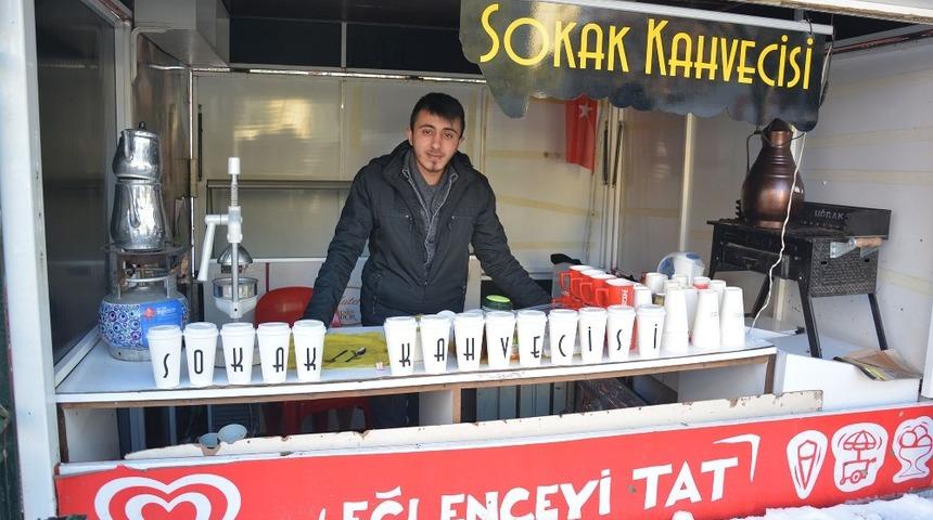 Uşak&rsquo;ta &rsquo;kahve sokakta&rsquo; akımı başlıyor