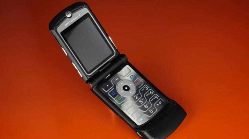 Motorola RAZR geri d&ouml;n&uuml;yor!