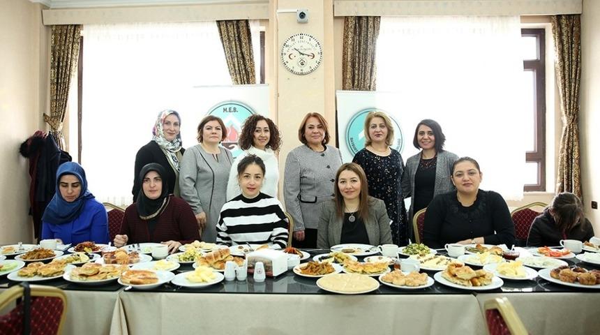 &Ouml;ğrenciler yararına kahvaltı programı d&uuml;zenlendi