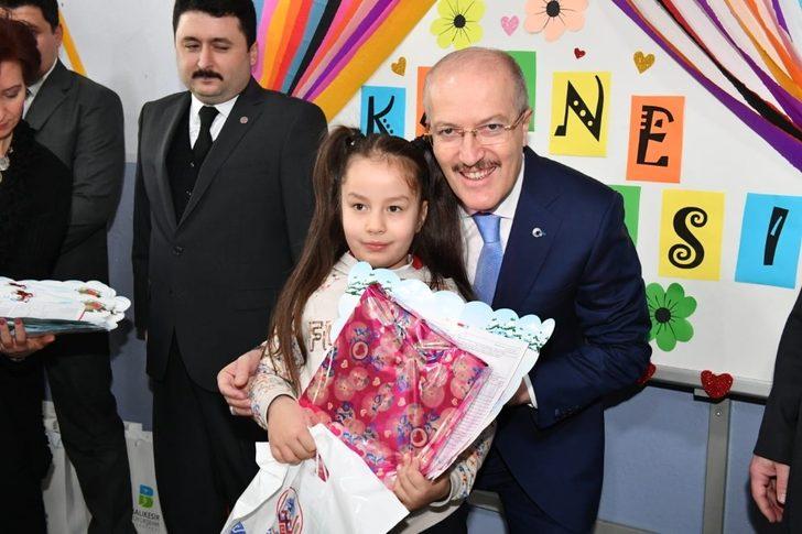 Balıkesirli öğrenciler karnelerini aldı G2