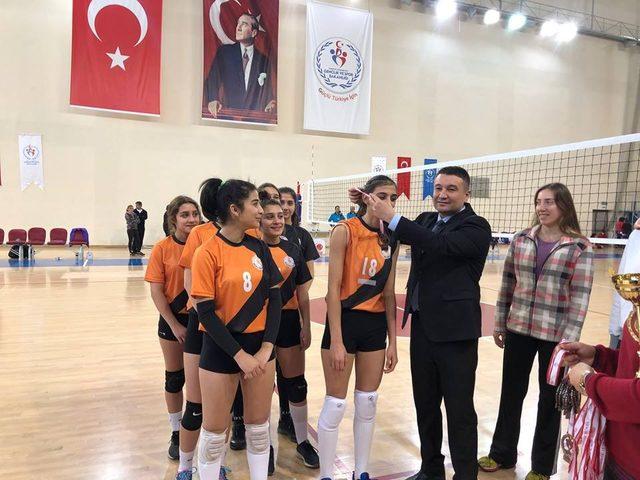 Okullar arası Voleybol Genç (A) Kızlar İl Birinciliği müsabakaları tamamlandı