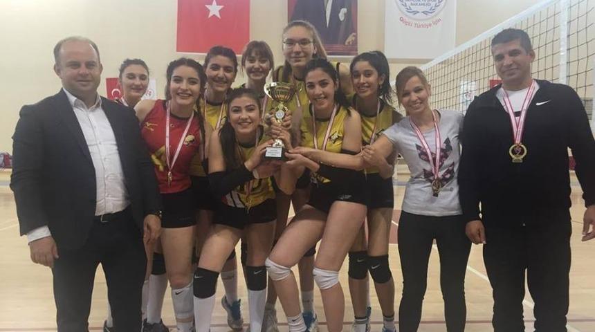 Okullar arası Voleybol Gen&ccedil; (A) Kızlar İl Birinciliği m&uuml;sabakaları tamamlandı