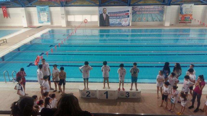 B&uuml;t&uuml;n madalyaları topladı