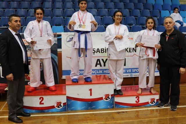 Aydın’da karate il birinciliği müsabakaları gerçekleştirildi