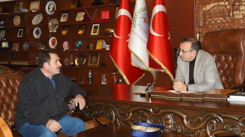 Seçen, halk gününde vatandaşlarla bir araya geldi