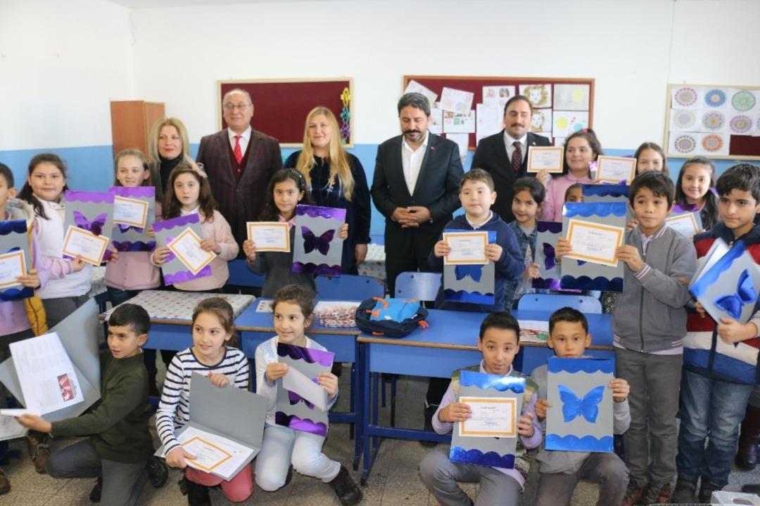 Kırka&rsquo;da &ouml;ğrencilerin karne sevinci