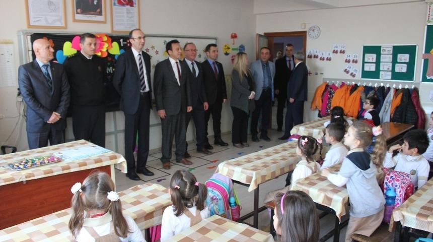 Bandırma&rsquo;da 24 bin &ouml;ğrenci karnelerini aldı