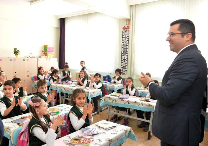 Vali Okay Memiş, öğrencilerden tatilde bolca eğlenerek, kayak yapmalarını istedi G4