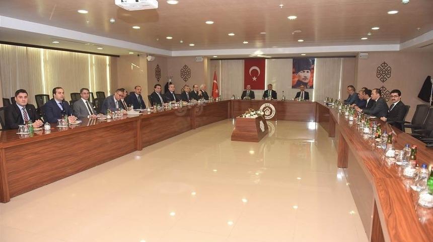 Balıkesir&rsquo;de eğitim ve spor aynı &ccedil;atı altında buluştu