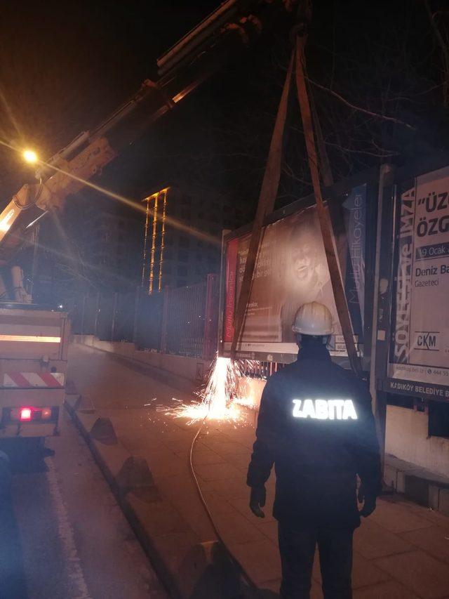 Kadık&ouml;y Belediyesi&rsquo;nden  billboard  tepkisi 4