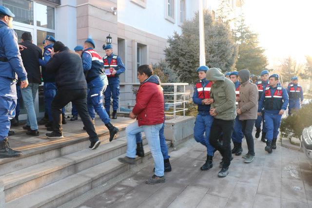 Afyonkarahisar'daki uyuşturucu operasyonu şüphelileri adliyede