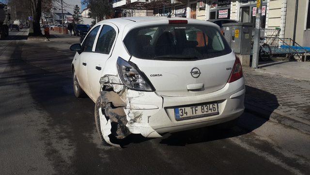 Karne kutlamasına giderken kaza yaptılar: 2'si öğrenci, 3 yaralı