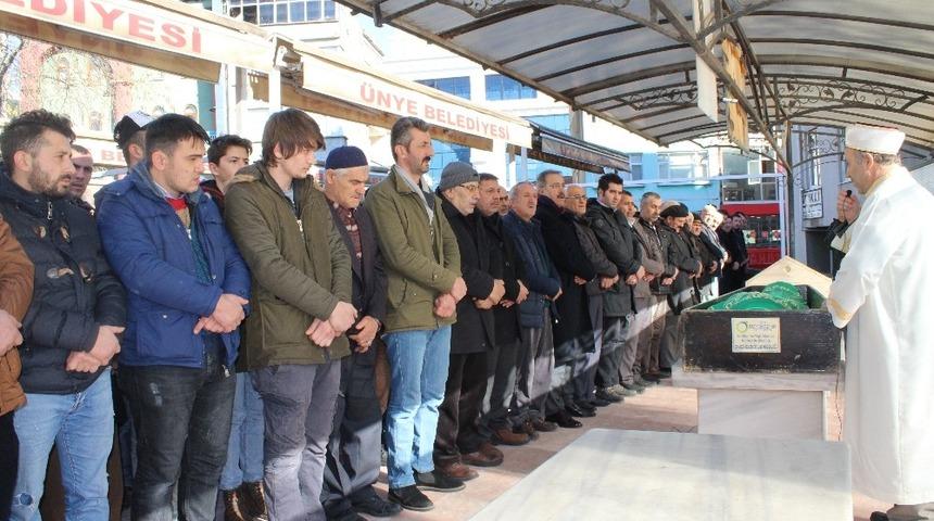 Tekstil saldırısında &ouml;len gen&ccedil; toprağa verildi