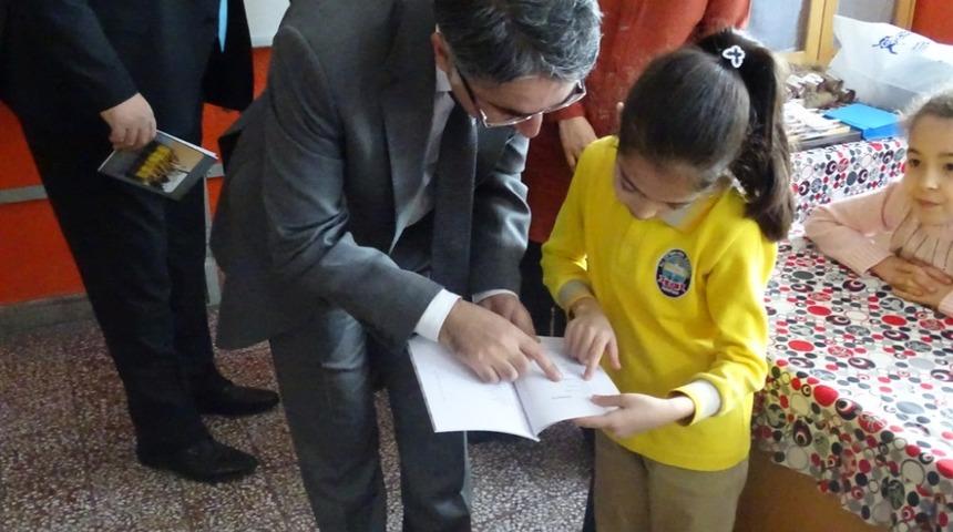 Havran protokol&uuml; &ouml;ğrencilerin karne heyecanına ortak oldu