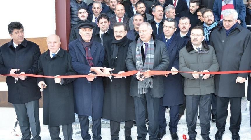 Eğitim hizmetlerinde başarı Başkan &Uuml;nsal Sertoğlu&rsquo;nun