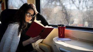 Yolda kitap okurken mide bulantısı yaşamanın nedeni nedir?